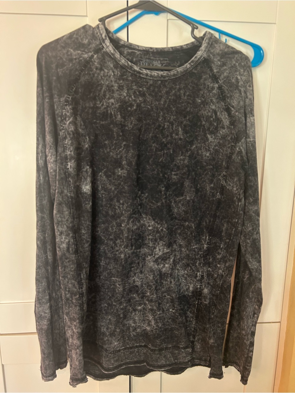 WoMen's Washed Black Long-Sleeve Sweater